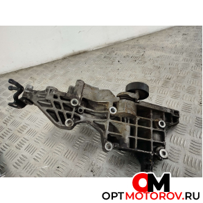Кронштейн генератора  Volkswagen Passat B6 2008 03L903143D #4