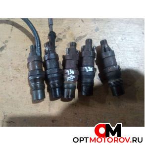 Форсунка топливная  Volkswagen Transporter T4 1996 068130211G           #4
