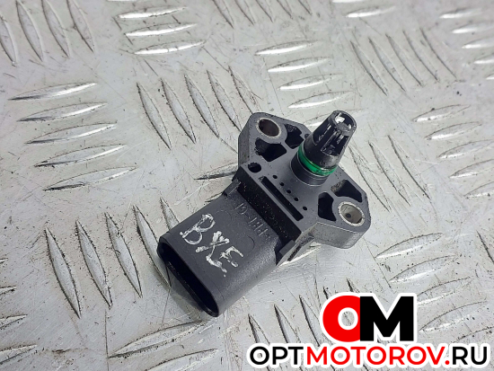 Датчик абсолютного давления  Volkswagen Golf 5 поколение 2006 0281002399, 038906051B #2