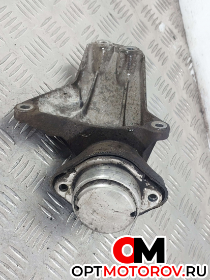 Подушка крепления КПП  Audi A6 4F/C6 2005 4F0399113B, 3B0399151 #2