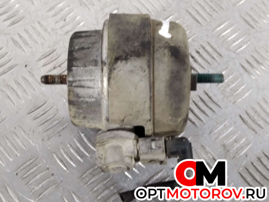 Подушка крепления двигателя  Audi A6 4F/C6 2006 4F0199379H #4