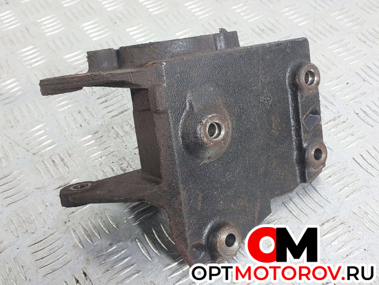 Кронштейн полуоси  Renault Master 2 поколение [рестайлинг] 2007 8200684227 #4