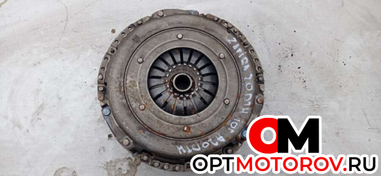 Маховик  Opel Zafira 2010 55570175             #1