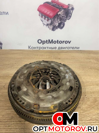 Маховик  Audi 3 2007 06D105266A           #2