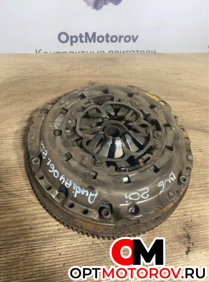 Маховик  Audi 3 2007 06D105266A           #1