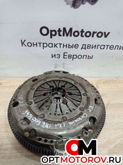 Маховик  Skoda Octavia 2010 1864001694           #2