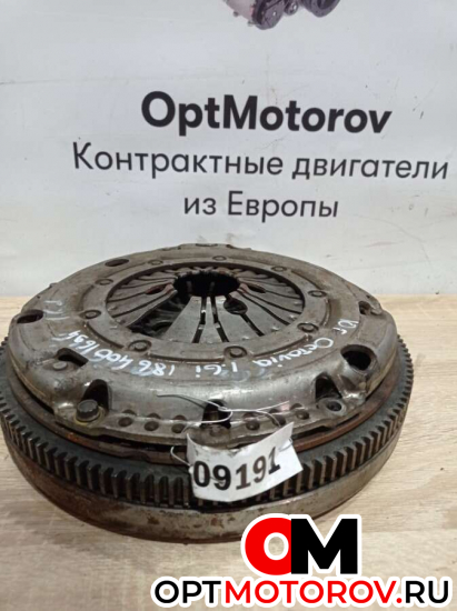 Маховик  Skoda Octavia 2010 1864001694           #3