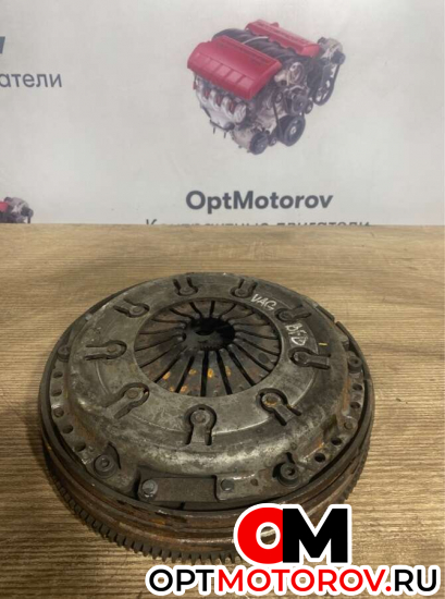 Маховик  Volkswagen Bora 2005 038105273D           #2