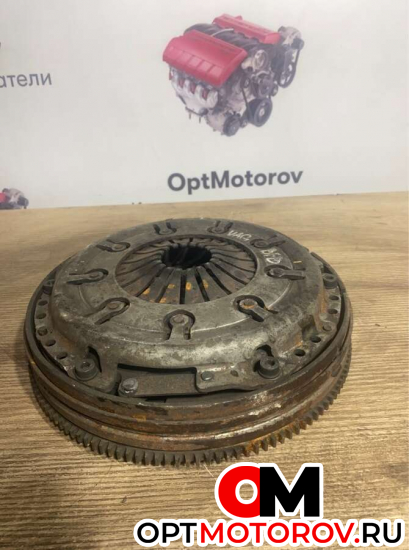 Маховик  Volkswagen Bora 2005 038105273D           #3