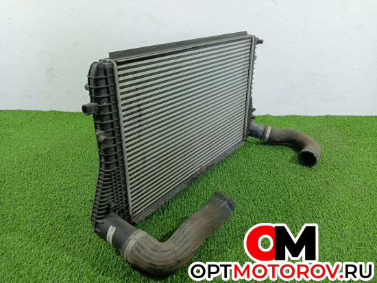 Интеркулер  Volkswagen Golf 6 поколение 2010 1K0145803BN #1