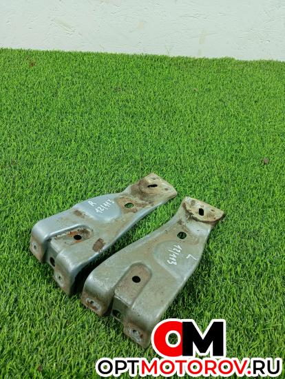 Кронштейн крепления крыла переднего правого  Volkswagen Passat B6 2009 3C0821142 #1