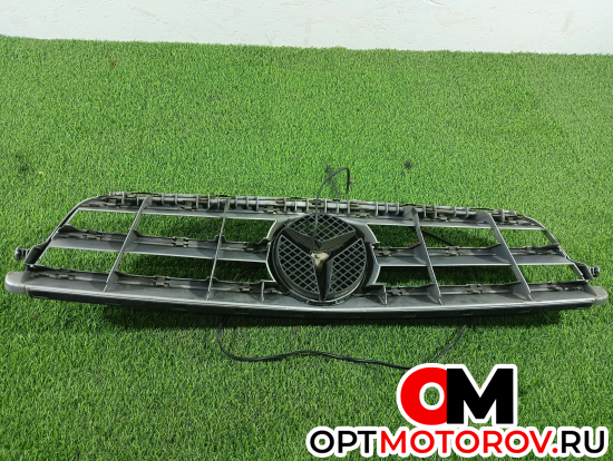 Решетка радиатора  Mercedes-Benz C-Класс W204/S204 2010 A2048800023 #2