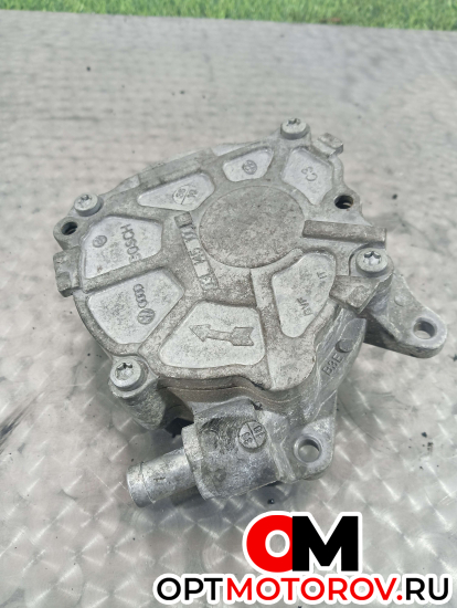 Вакуумный насос  Audi A4 B8/8K 2010 03L145100F #1